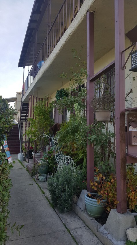 Primary Photo - 2626 W Avenue 32