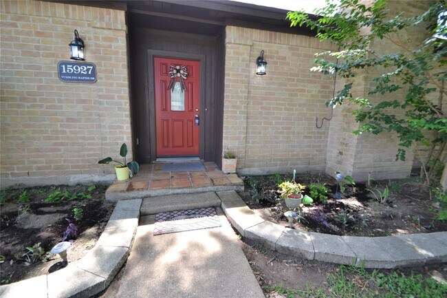 Foto del edificio - 15927 Tumbling Rapids Dr