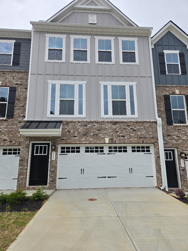 Photo - 933 Woods Chapel Rd Townhome