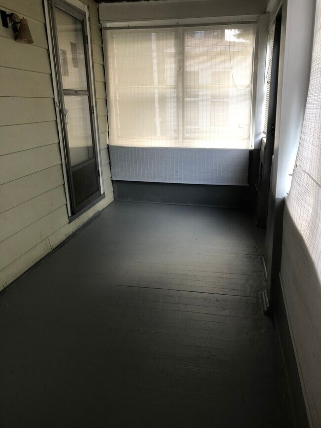 Building Photo - 270 Curtis St