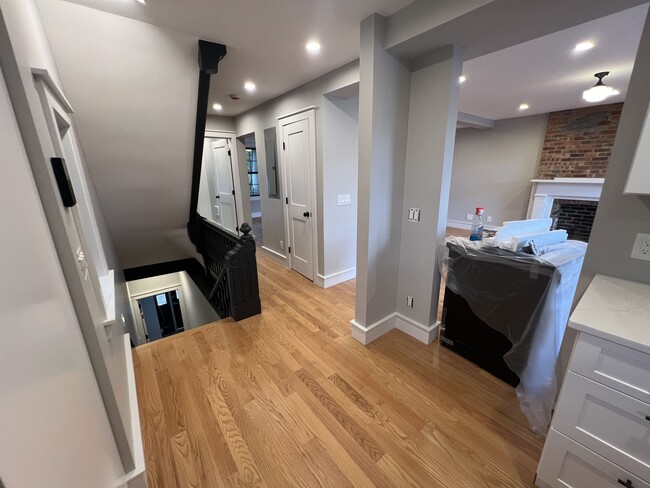 Building Photo - 85 Cannon St