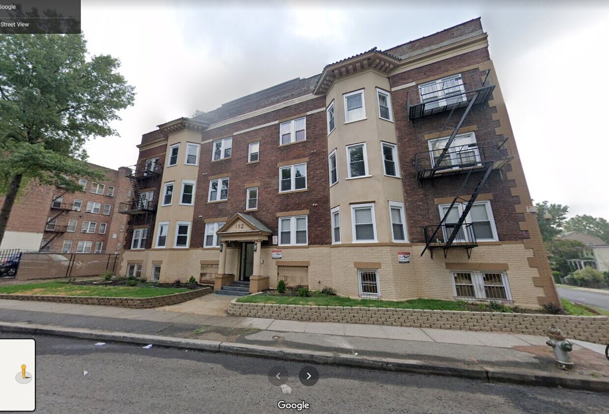 Foto principal - 132 N Grove St