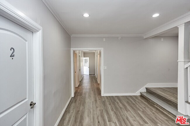 Foto del edificio - 2422 Venice Blvd.