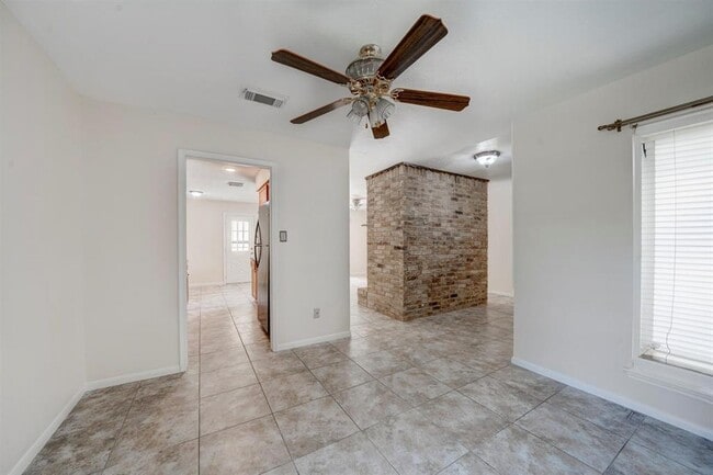 Building Photo - 29503 Loddington St
