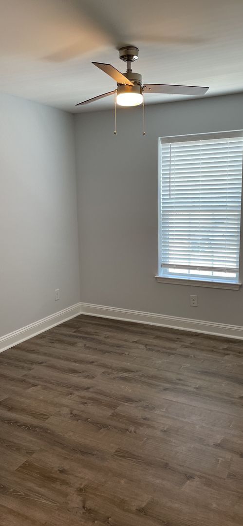 Foto del edificio - Newly built 3 bedroom/2 5 bath townhome lo...
