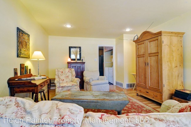 Building Photo - 1709 Montclair Dr