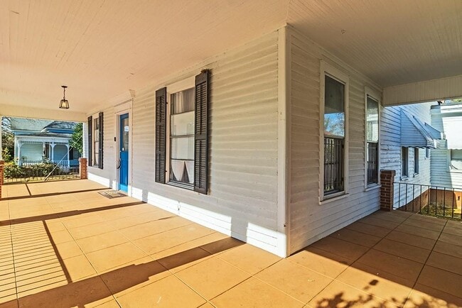 Foto del edificio - 2497 Napier Ave
