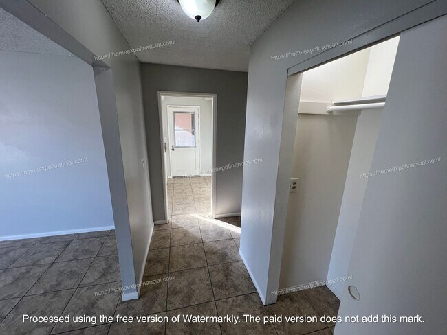 Building Photo - Nice Home For Rent - Duplex with private yard