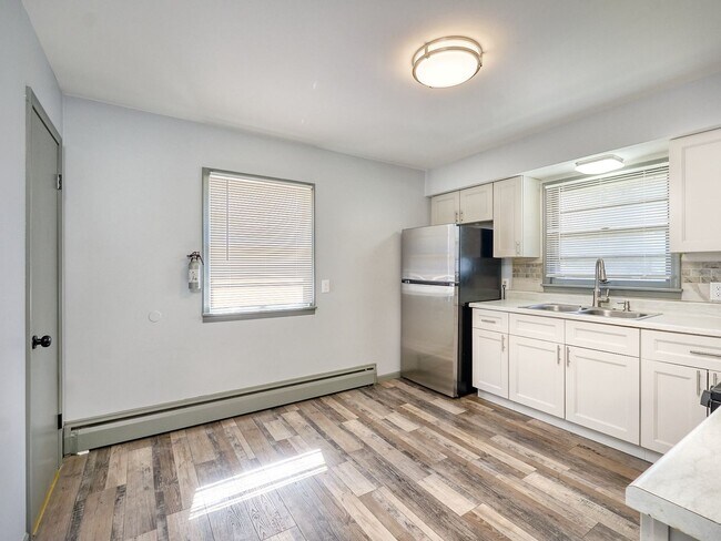 Building Photo - Duplex in Saint Paul