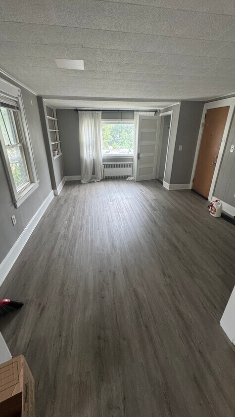 Foto principal - 149 E Passaic Ave