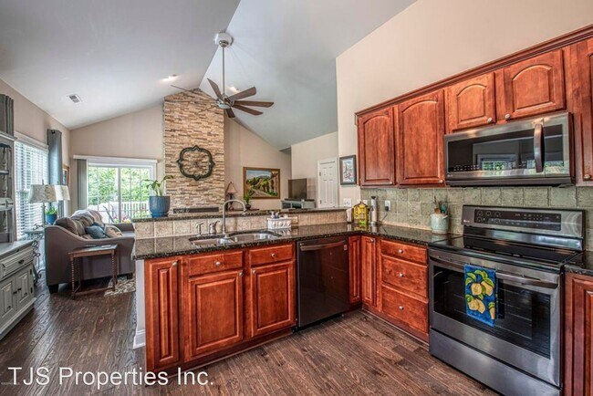 Building Photo - 4 br, 3 bath House - 801 Navidad Bank Court