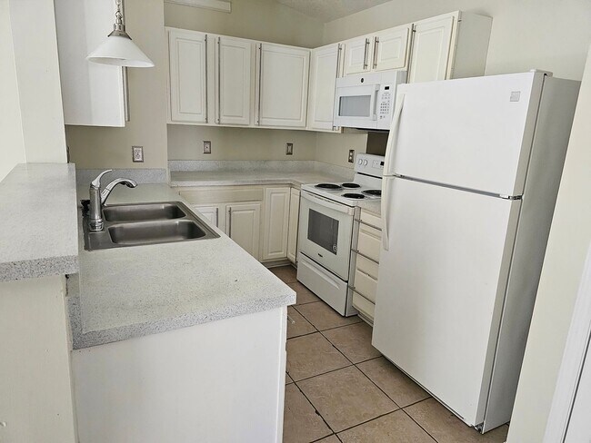 Foto del edificio - Ready to move in !!! 2 Beds 2 Baths!