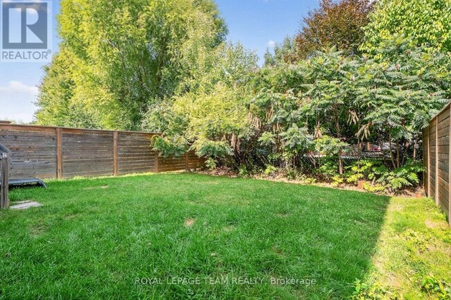 Building Photo - 619 Geranium Walk