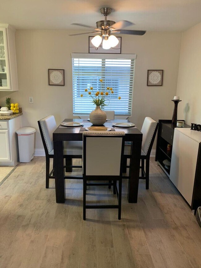 Building Photo - 2 br, 2 bath House - 472 Graves Avenue #12