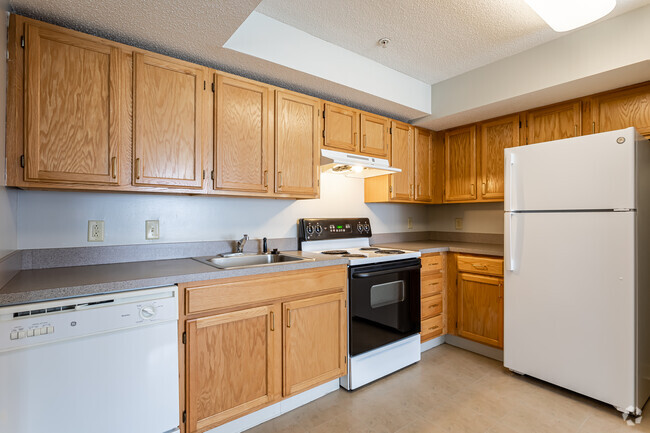 Kitchen - Huntington Ridge Apartments