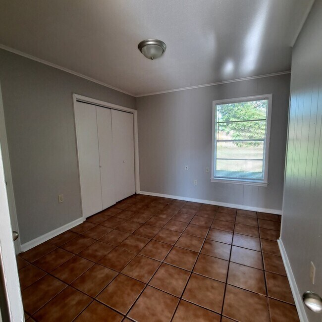 Foto del edificio - 5041 Appleville St