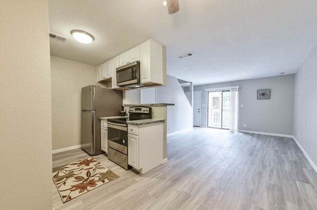 Building Photo - Completely Remodeled 1BR Condo