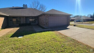 Building Photo - 1507 Lindsey Ln