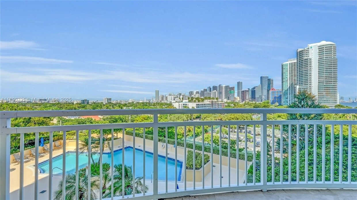 Primary Photo - 2475 Brickell Ave