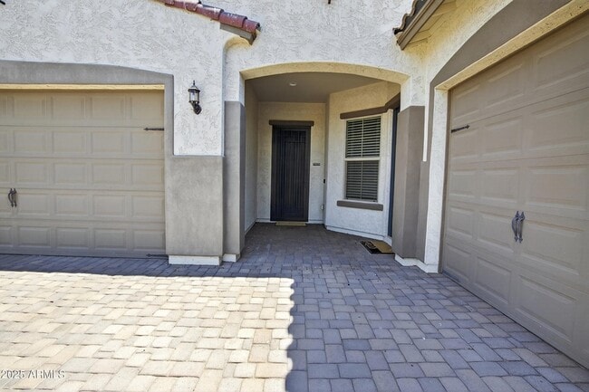 Foto del edificio - 3405 S 183rd Dr