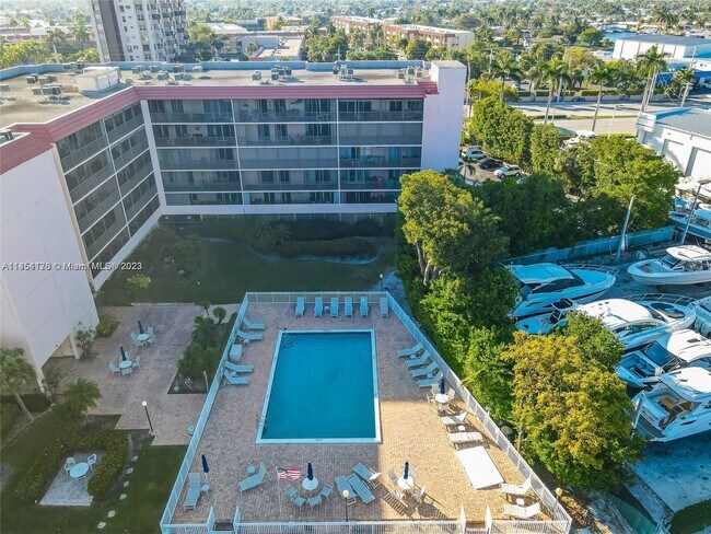 Building Photo - 740 S Federal Hwy