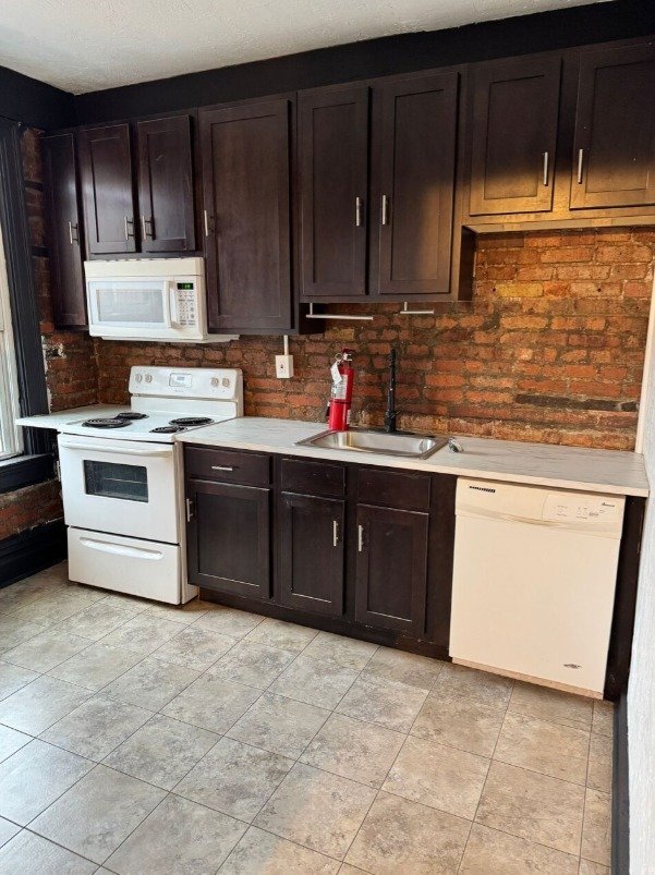 Building Photo - 303 Peebles St