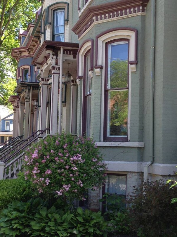 Building Photo - 156 Circular St