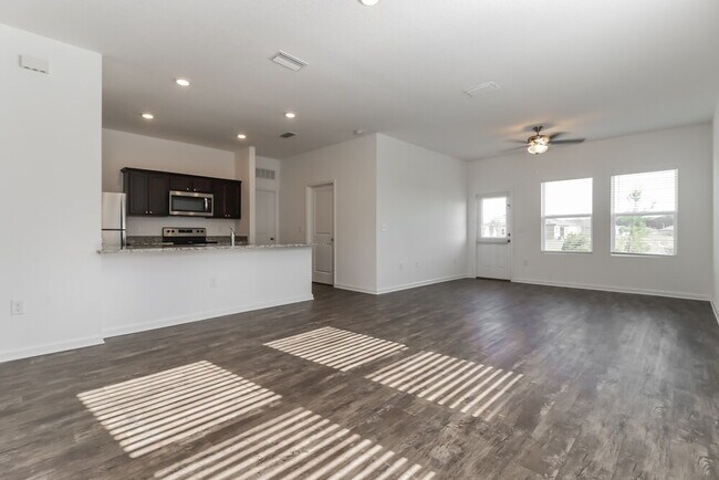 Building Photo - 5637 Alexander Springs Pl
