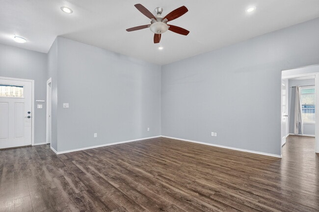 Building Photo - 623 N Elkhart Ave