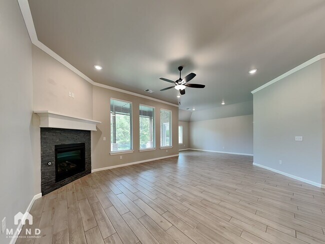 Foto del edificio - 5400 Riverrun Ct