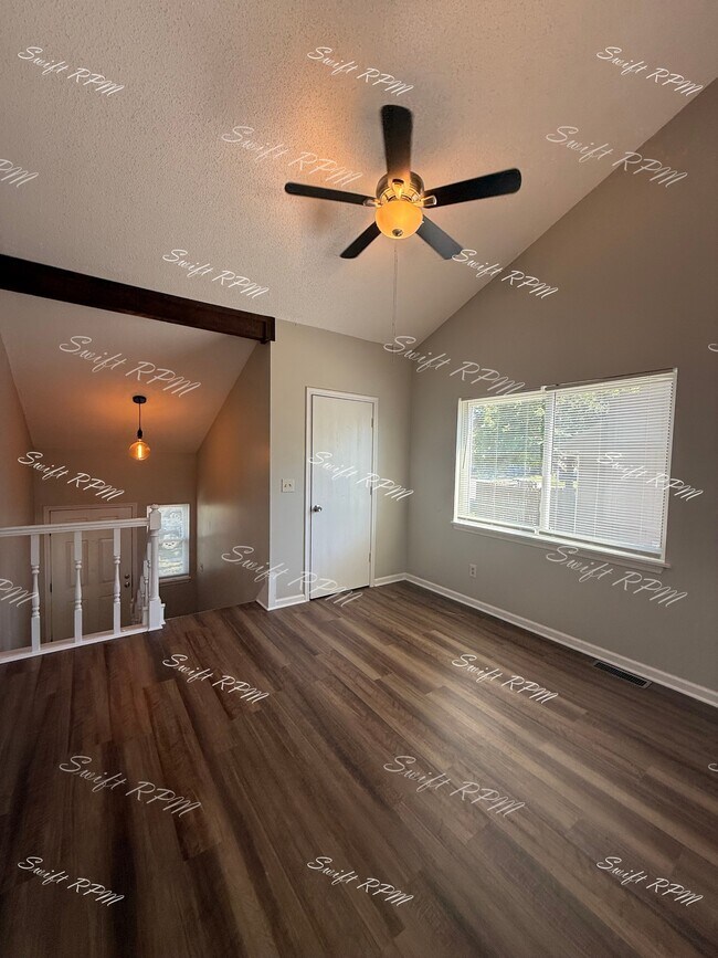 Foto del edificio - 6451 Hallet St