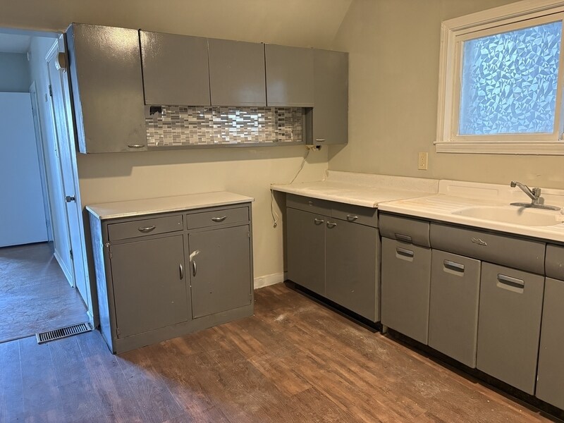 Foto principal - 941 Tonawanda St