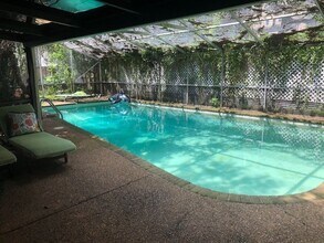 Building Photo - 5203 Chesapeake Way