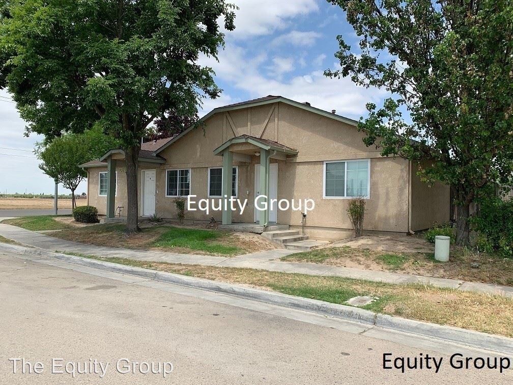 Primary Photo - 620 10th Ave