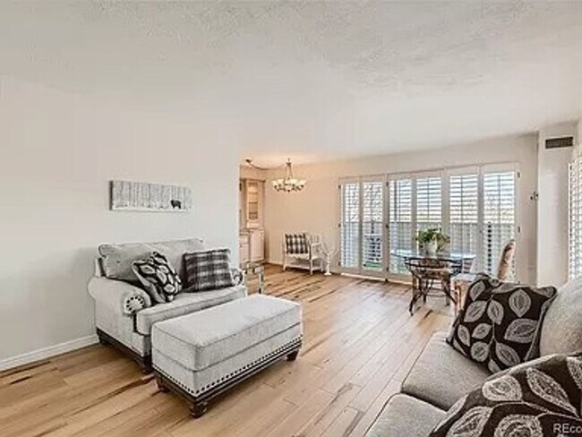 Foto del edificio - Congress Park: 1 Bedroom Condo in Denver