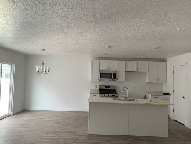 Building Photo - 3562 Cornfield Dr