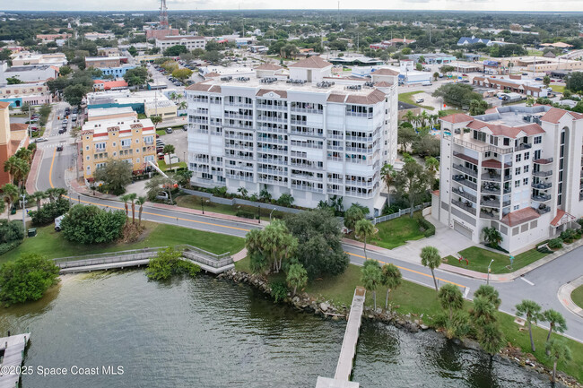 Foto del edificio - 15 Indian River Dr