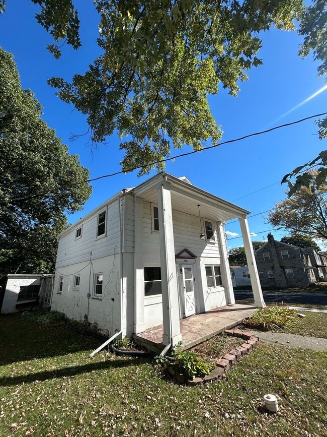 Building Photo - 4902 Burnham Ave