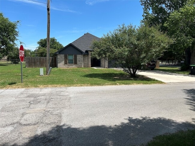 Building Photo - 501 Hobbs Ave