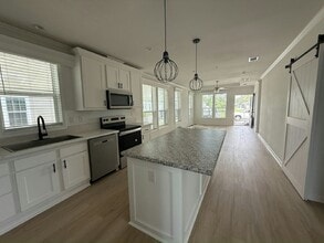 Building Photo - 3511 Campari Dr