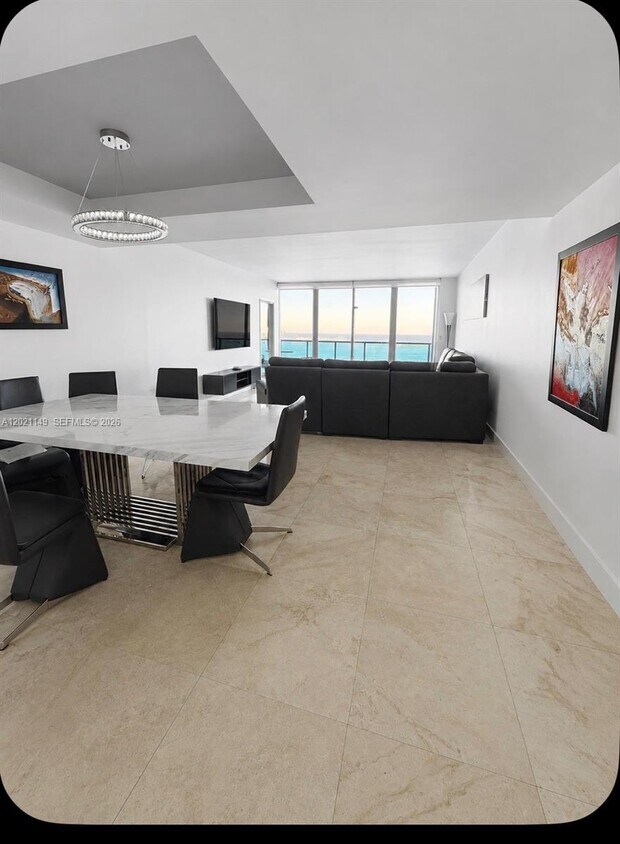 Building Photo - 1331 Brickell Bay Dr