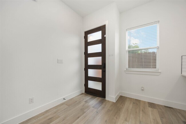 Foto del edificio - 8508 Wileyvale Rd