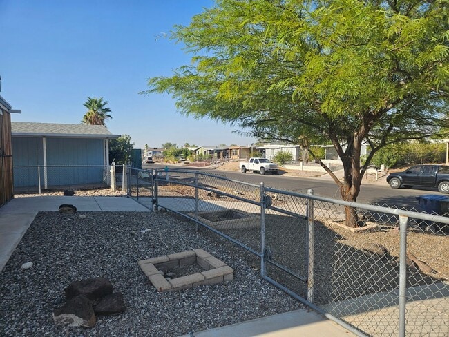 Building Photo - 2 bed/2 bath Manufactured Home in Desirabl...