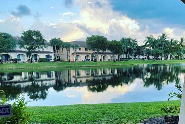 Foto del edificio - 8344 SW 27th St