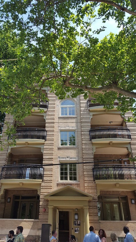 Primary Photo - 855 Rebecca Ave