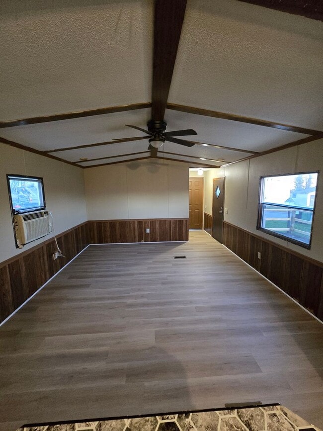 Foto del edificio - 3 bedroom, 2 bath Mobile Home in Yorktowne