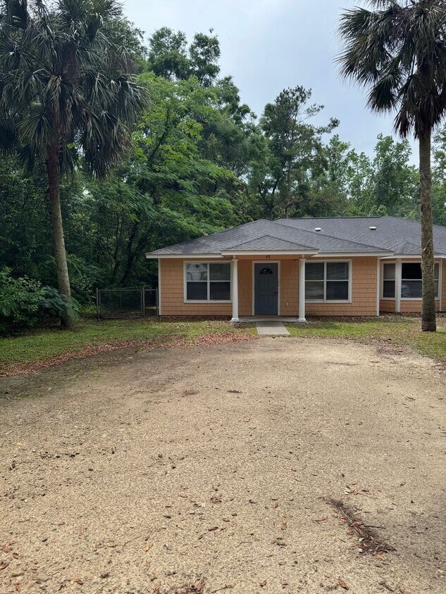 Primary Photo - 3 Bedroom Duplex in Crawfordville