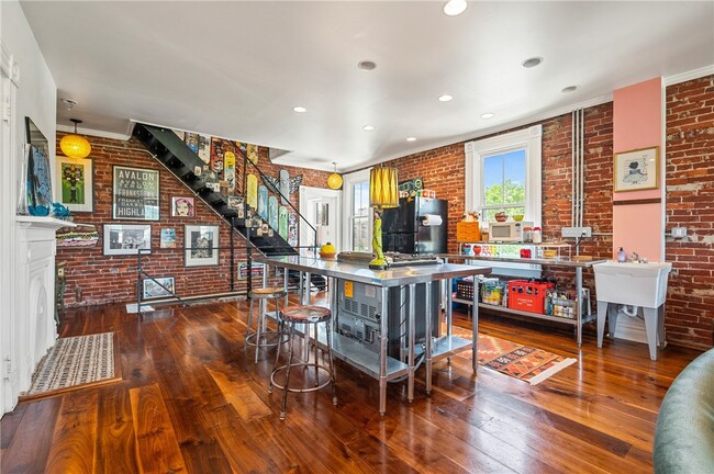 2nd floor kitchen and open concept living area - 4628 Hatfield St