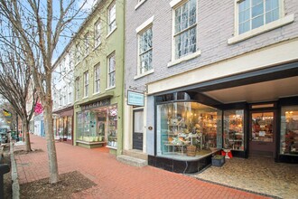 Building Photo - 822 Caroline St