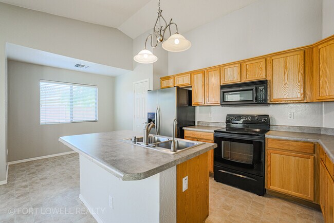 Building Photo - 3441 W Wayland Dr